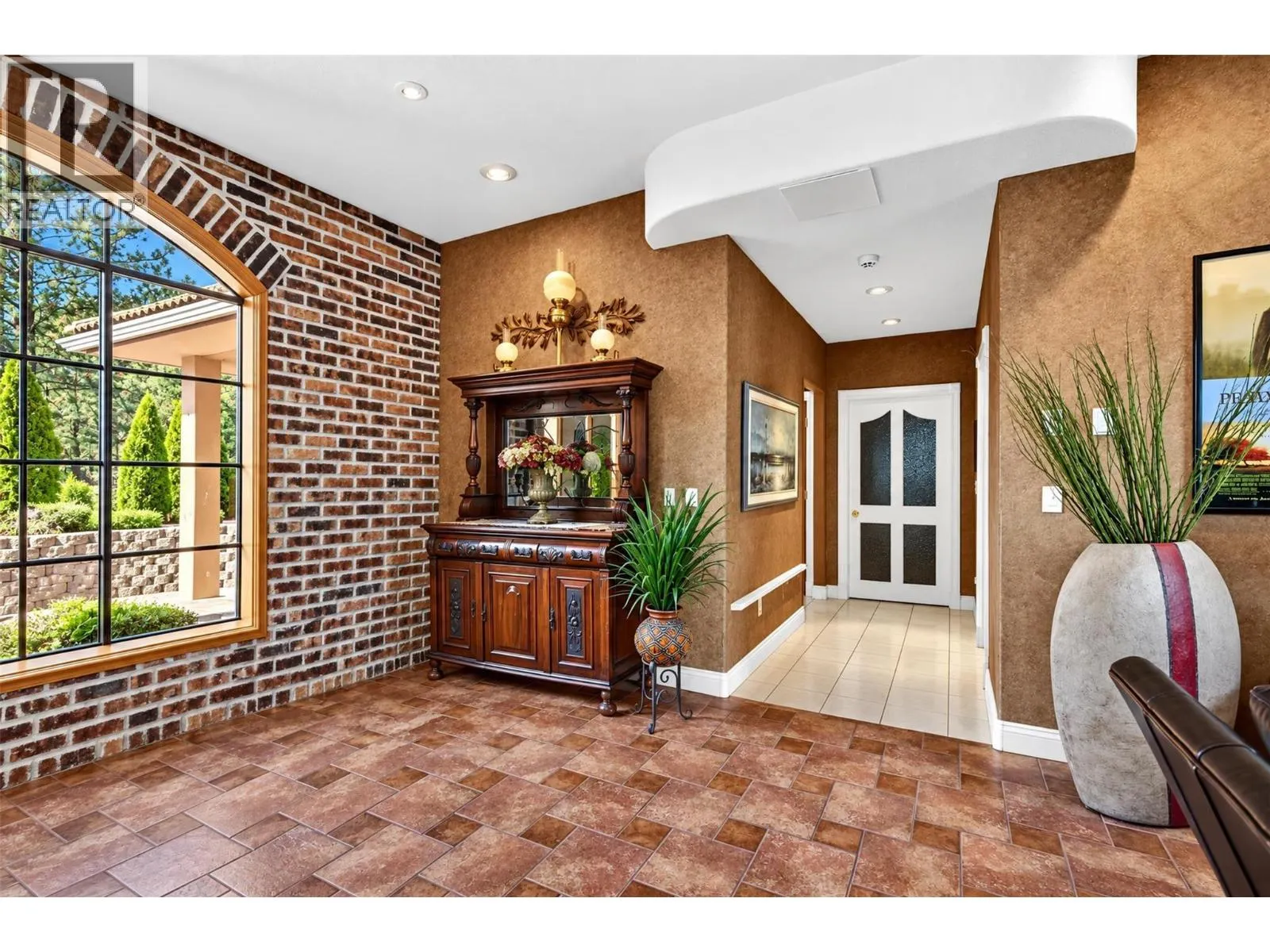 2802 West Bench Drive