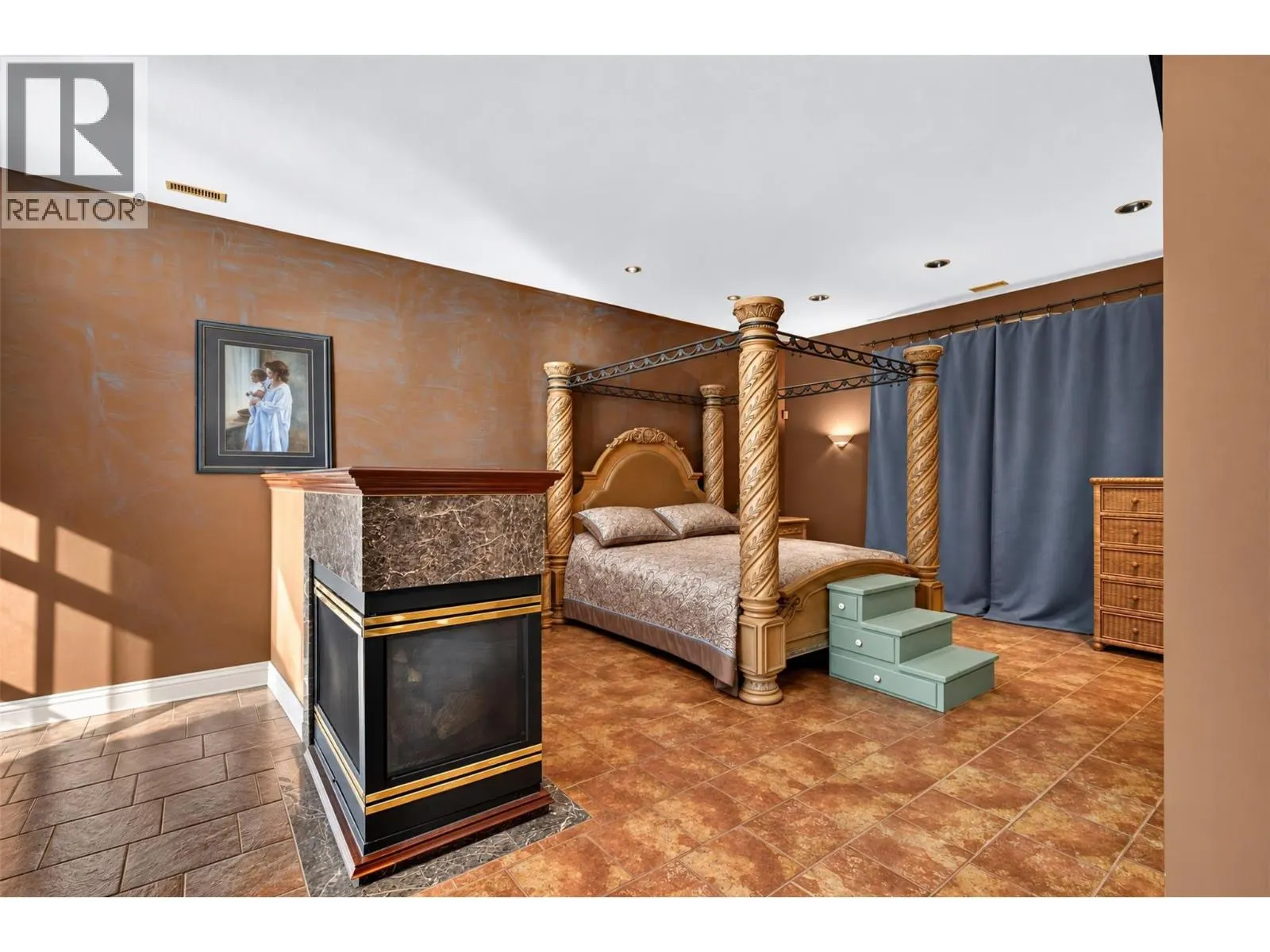 2802 West Bench Drive