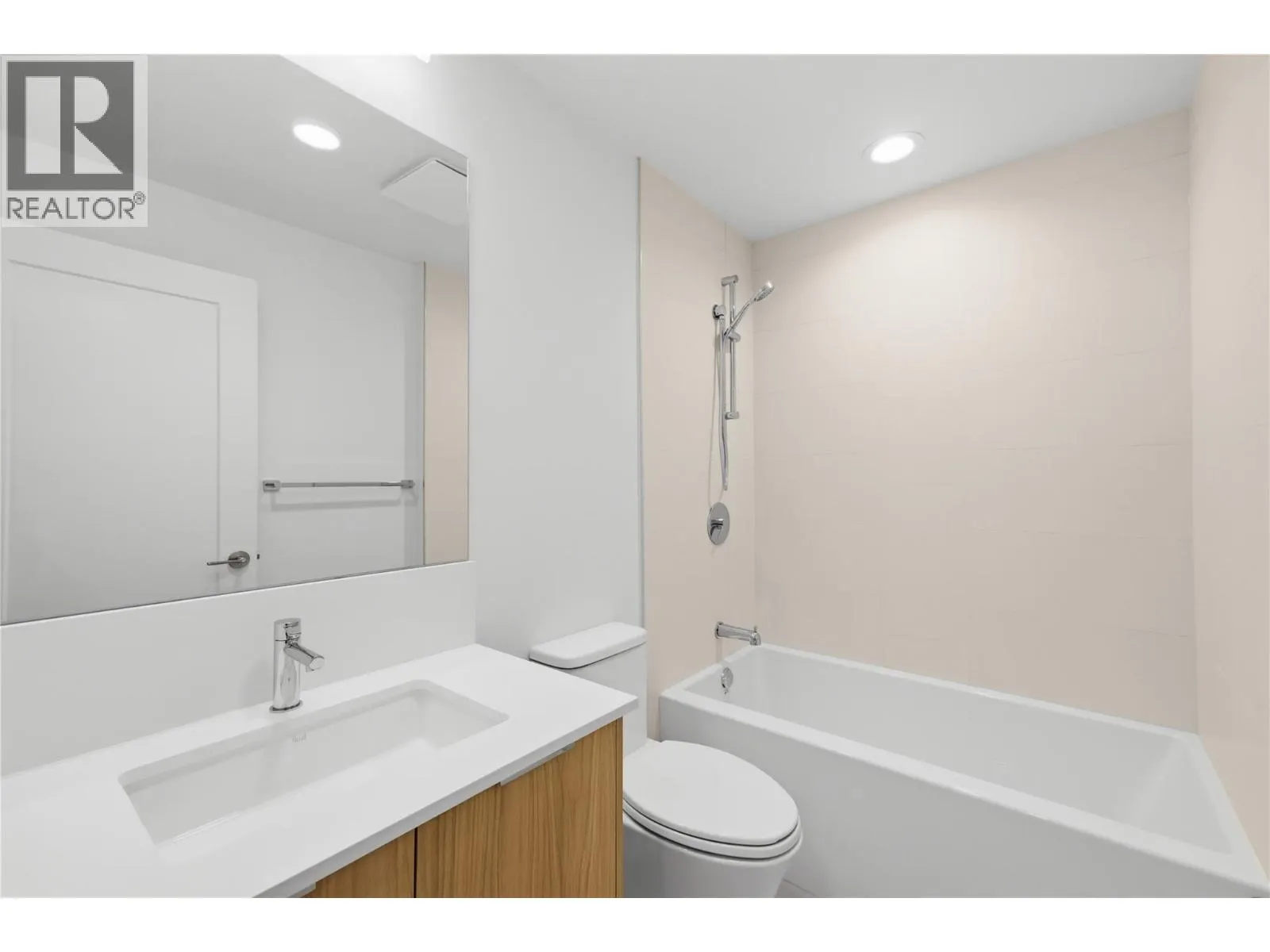 270 Riverside Drive Unit# 412