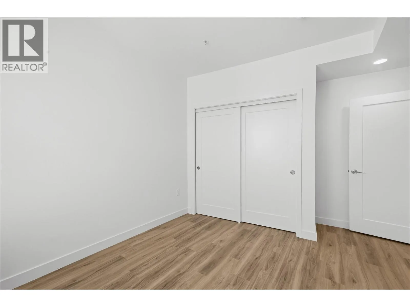 270 Riverside Drive Unit# 412