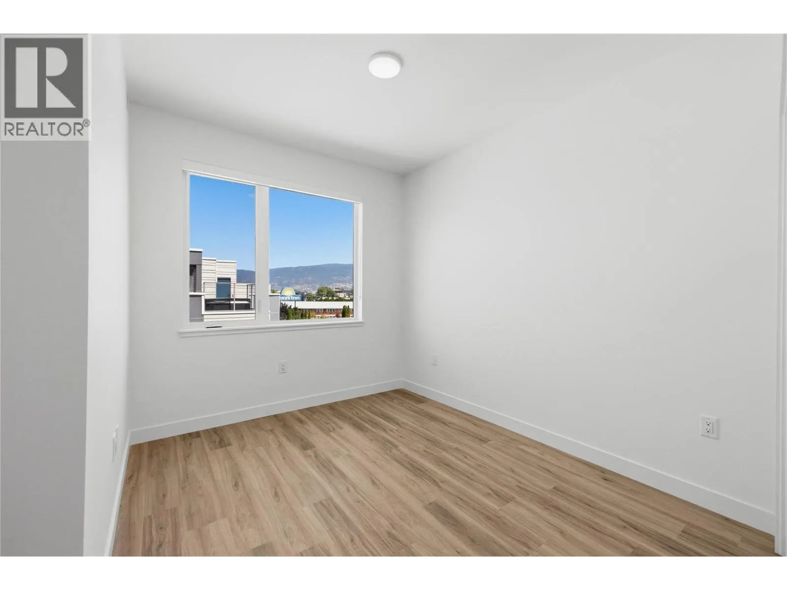 270 Riverside Drive Unit# 412