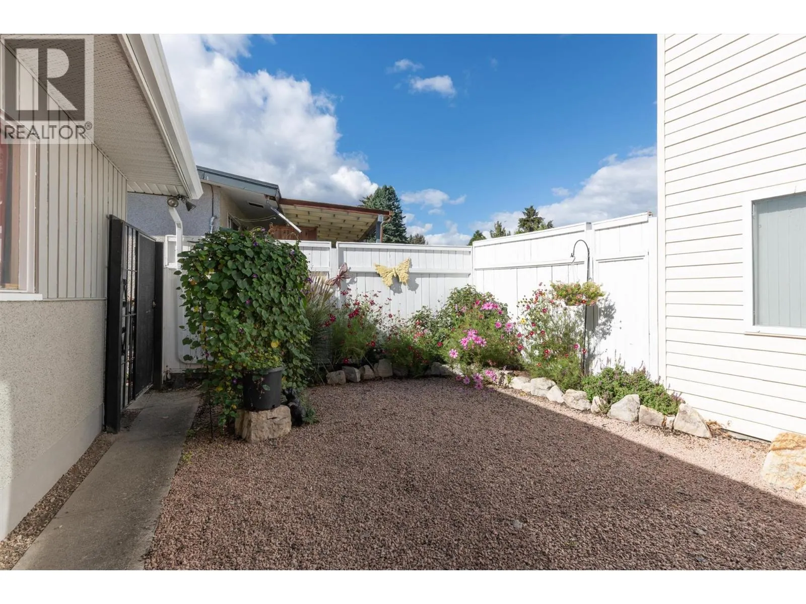 1296 Kelglen Crescent