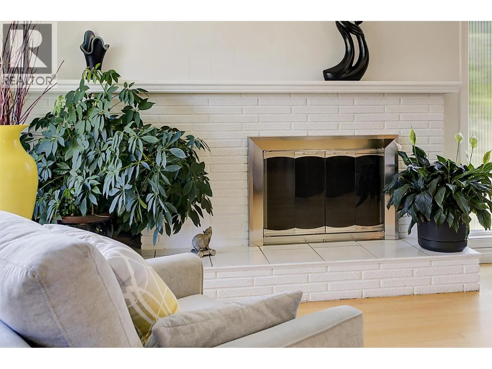 1296 Kelglen Crescent
