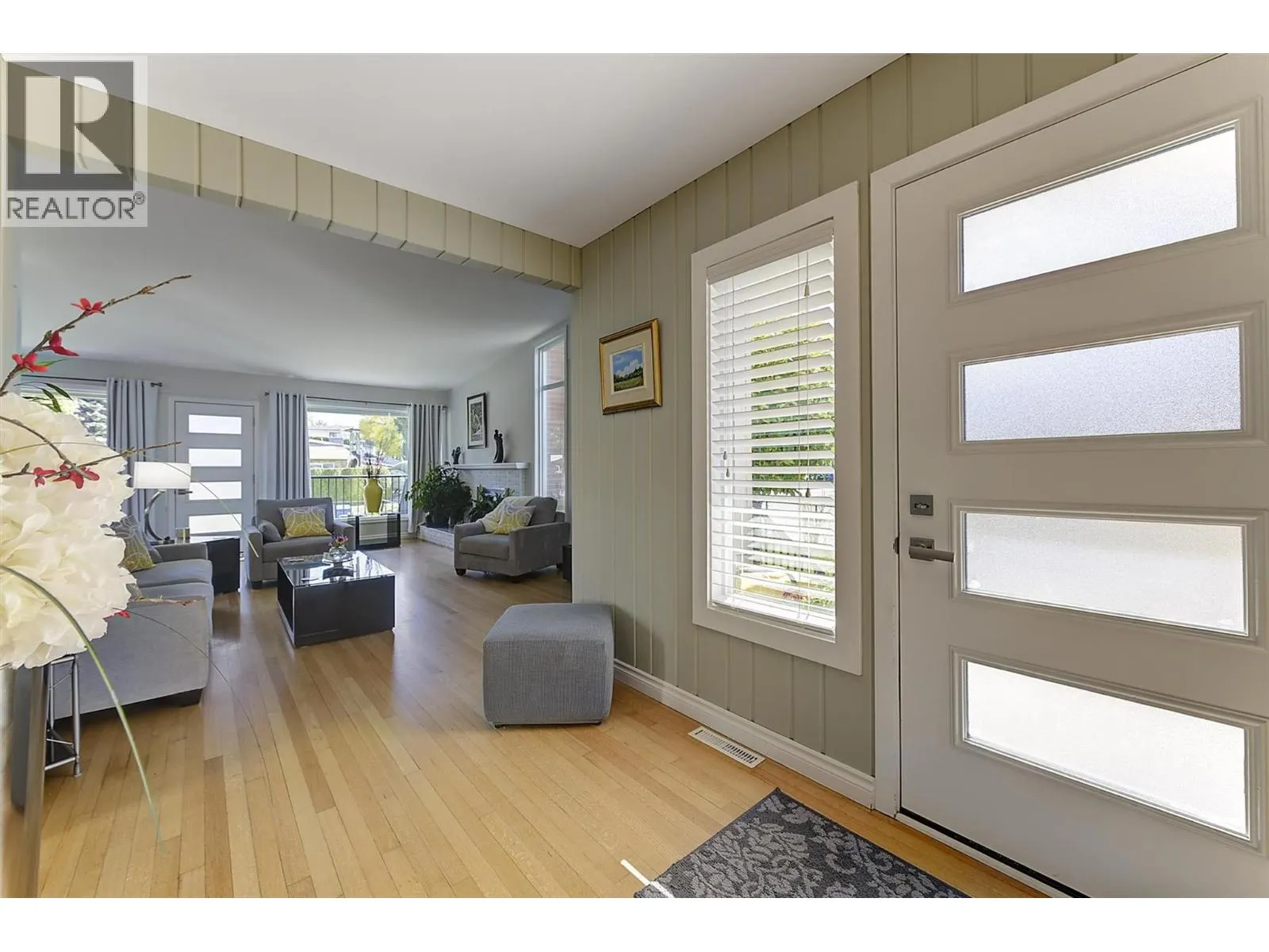 1296 Kelglen Crescent