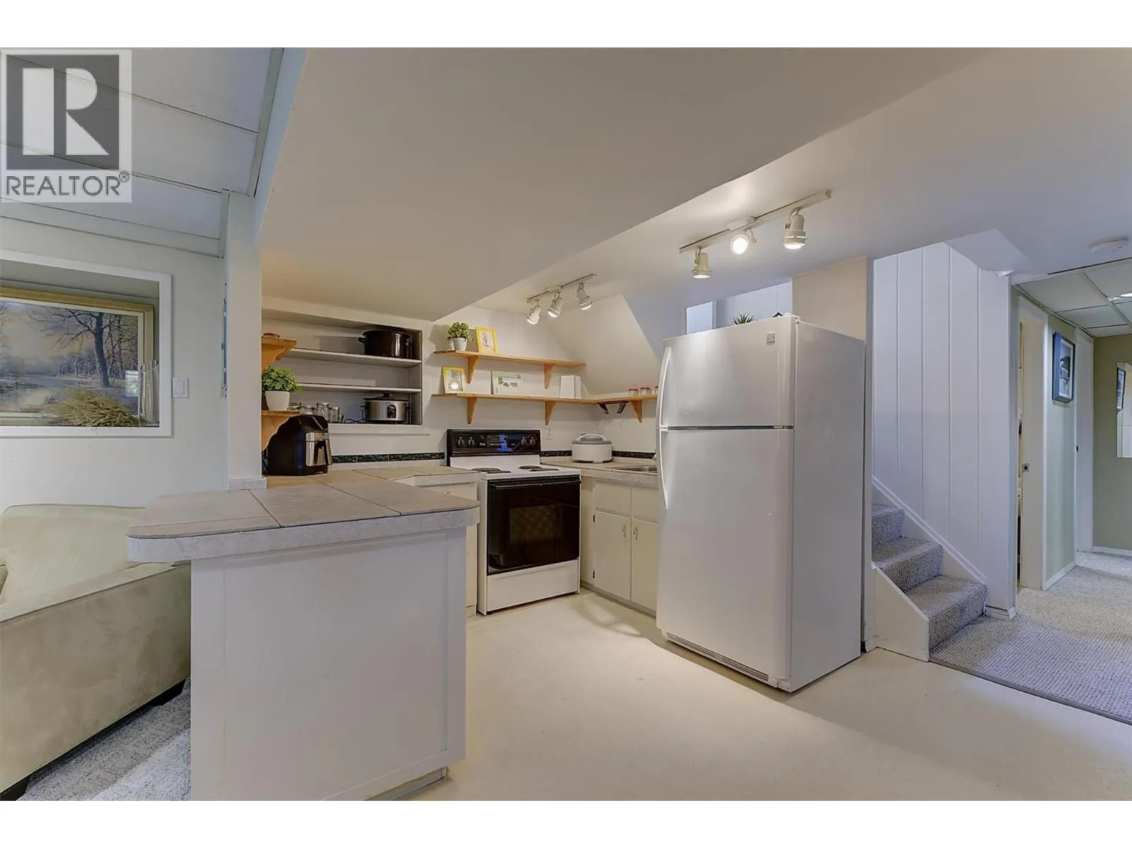 1296 Kelglen Crescent