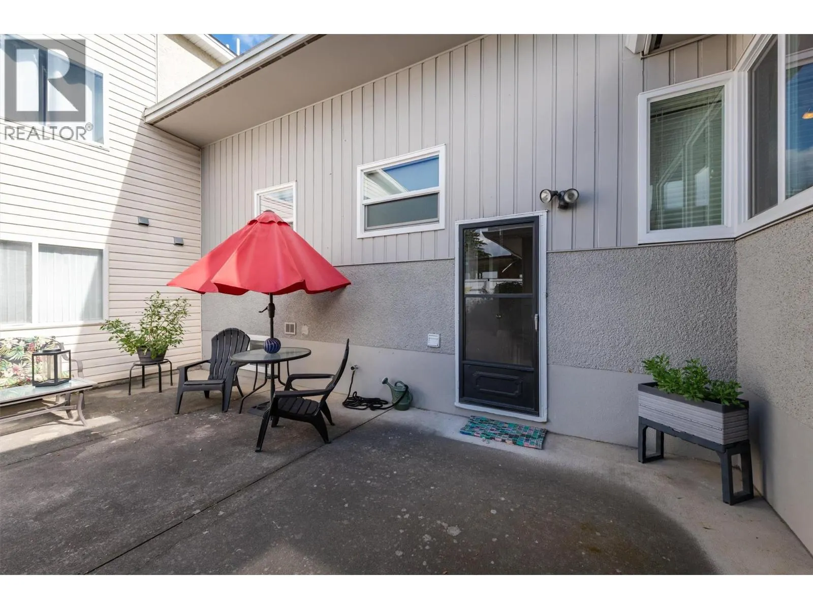 1296 Kelglen Crescent