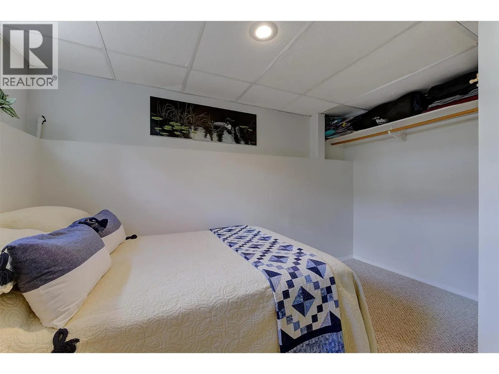 1296 Kelglen Crescent