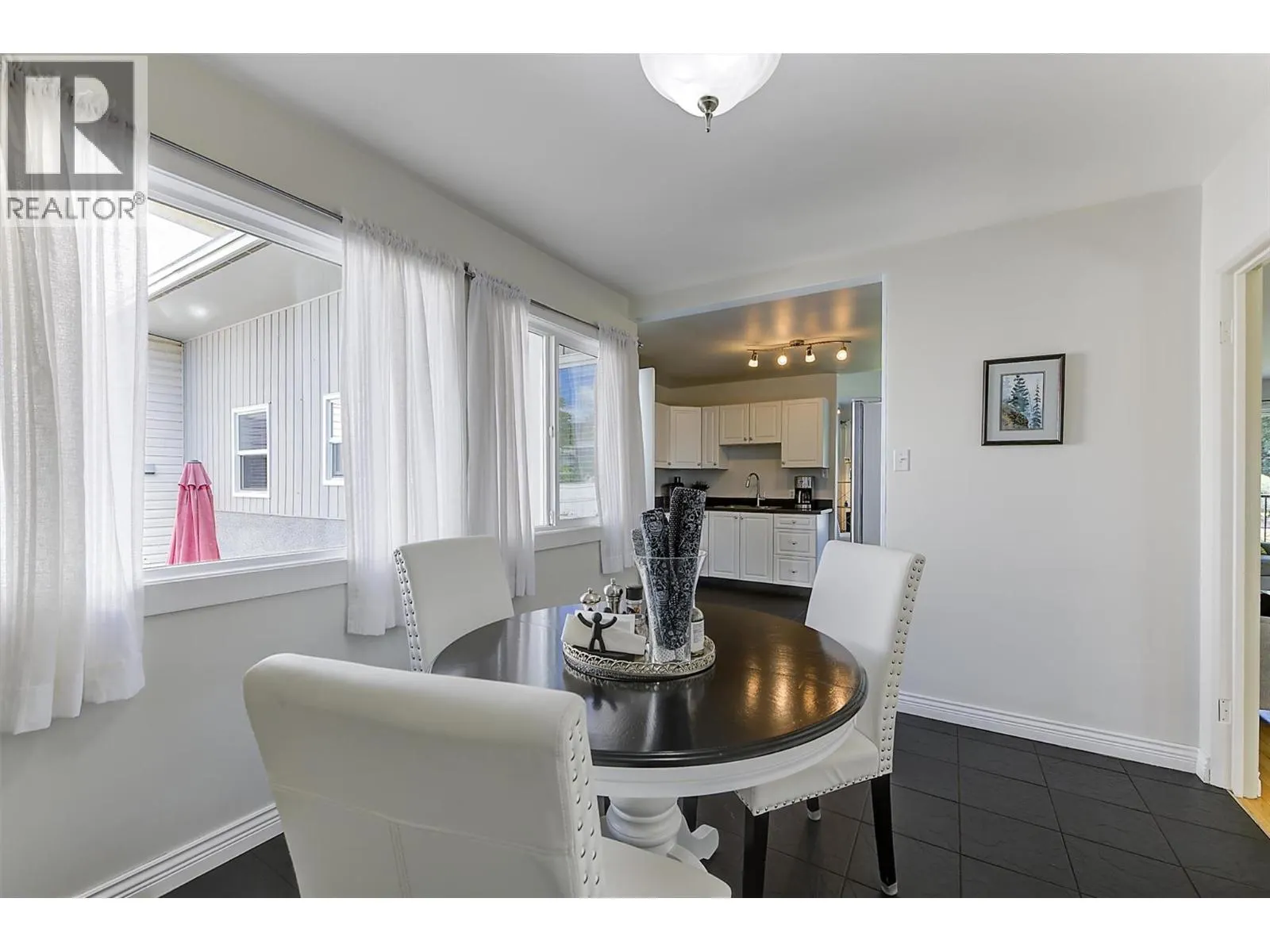 1296 Kelglen Crescent