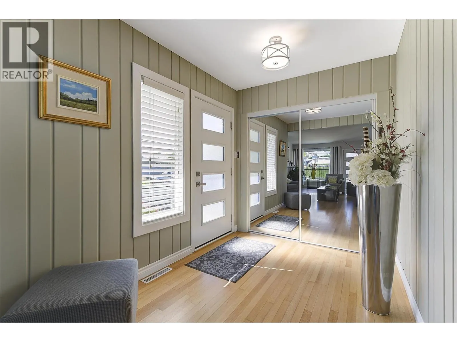 1296 Kelglen Crescent