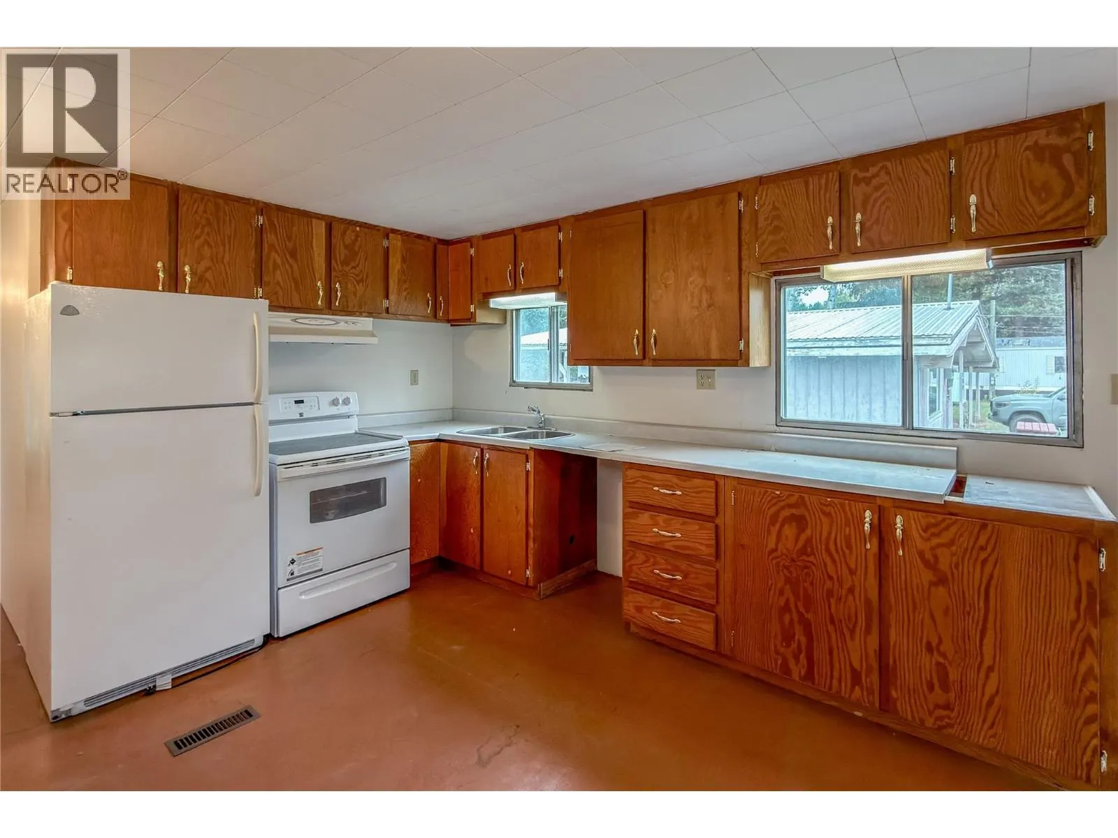 909 Ryter Road W