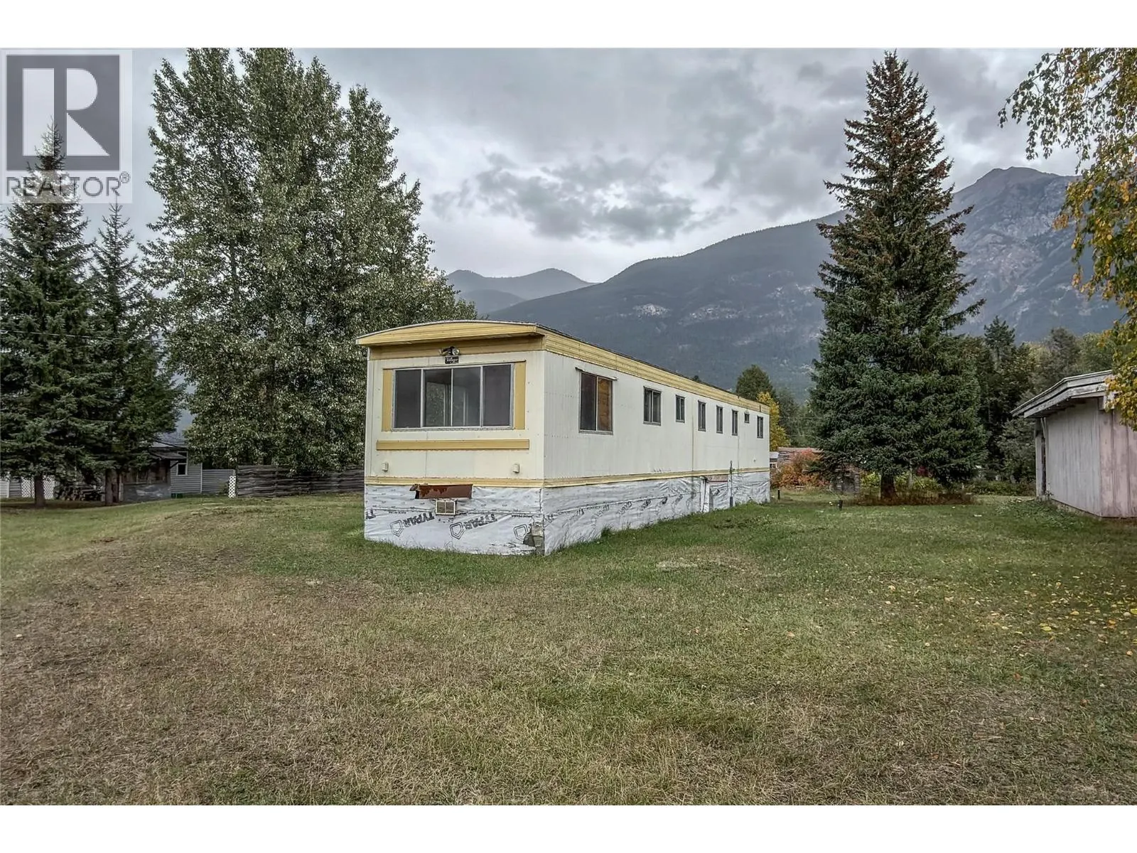 909 Ryter Road W