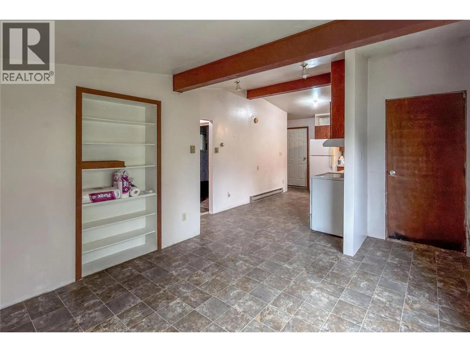 909 Ryter Road W