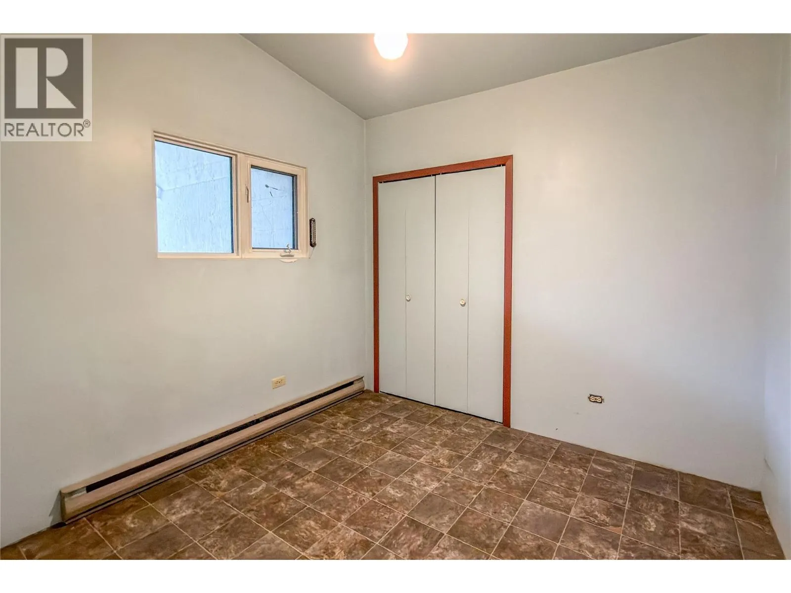 909 Ryter Road W