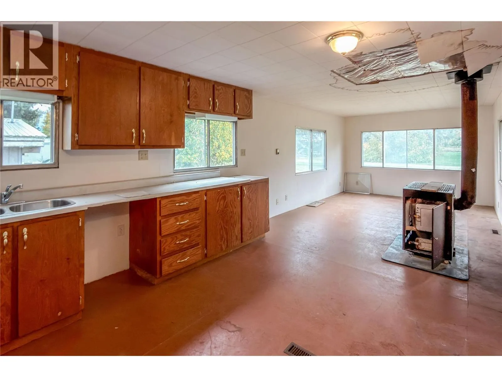 909 Ryter Road W