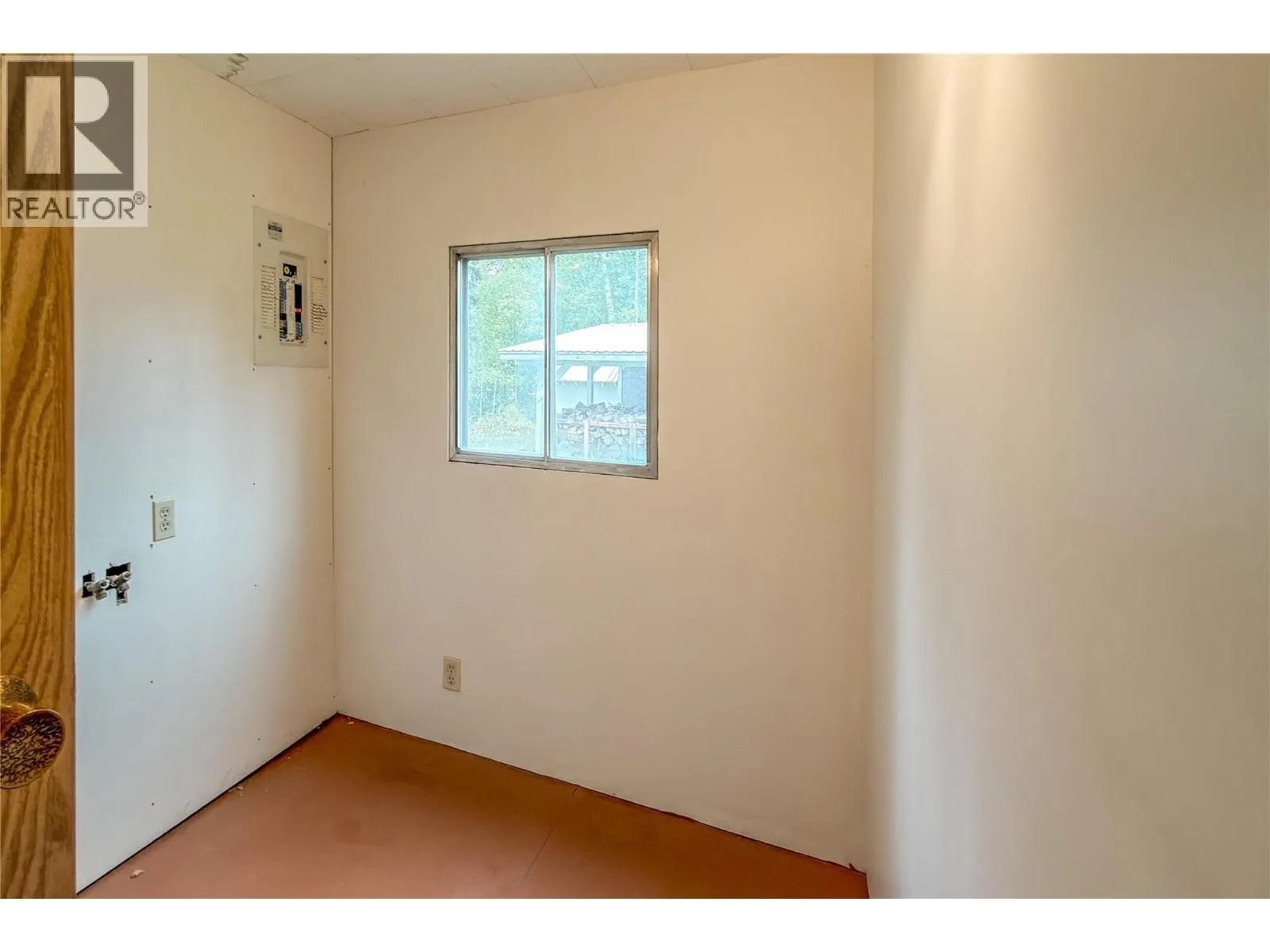 909 Ryter Road W