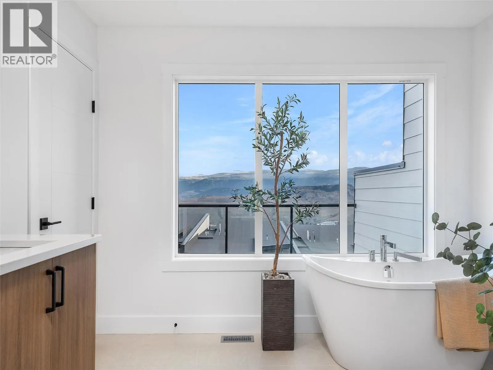 7735 Okanagan Hills Boulevard Unit# 67