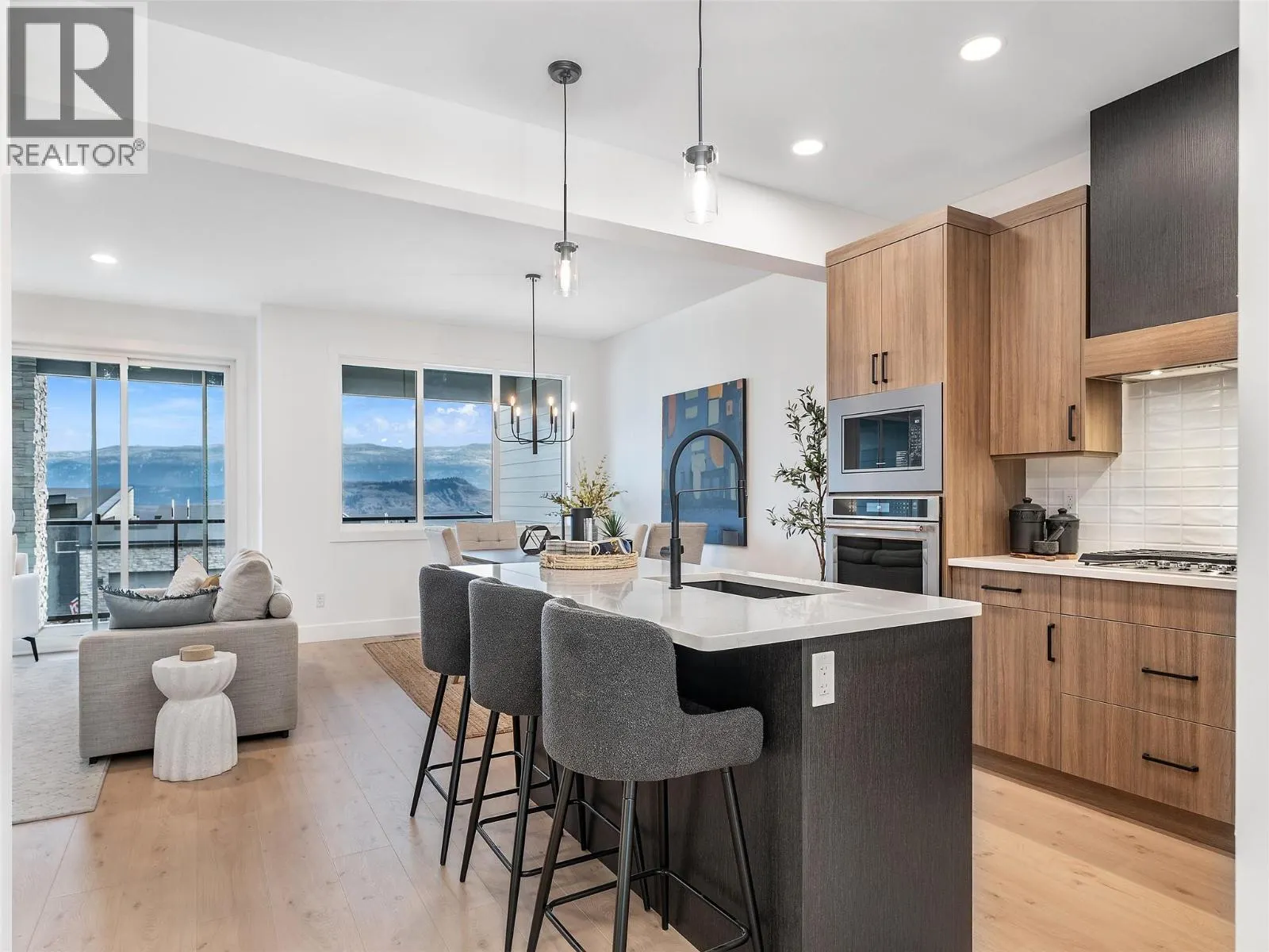 7735 Okanagan Hills Boulevard Unit# 67