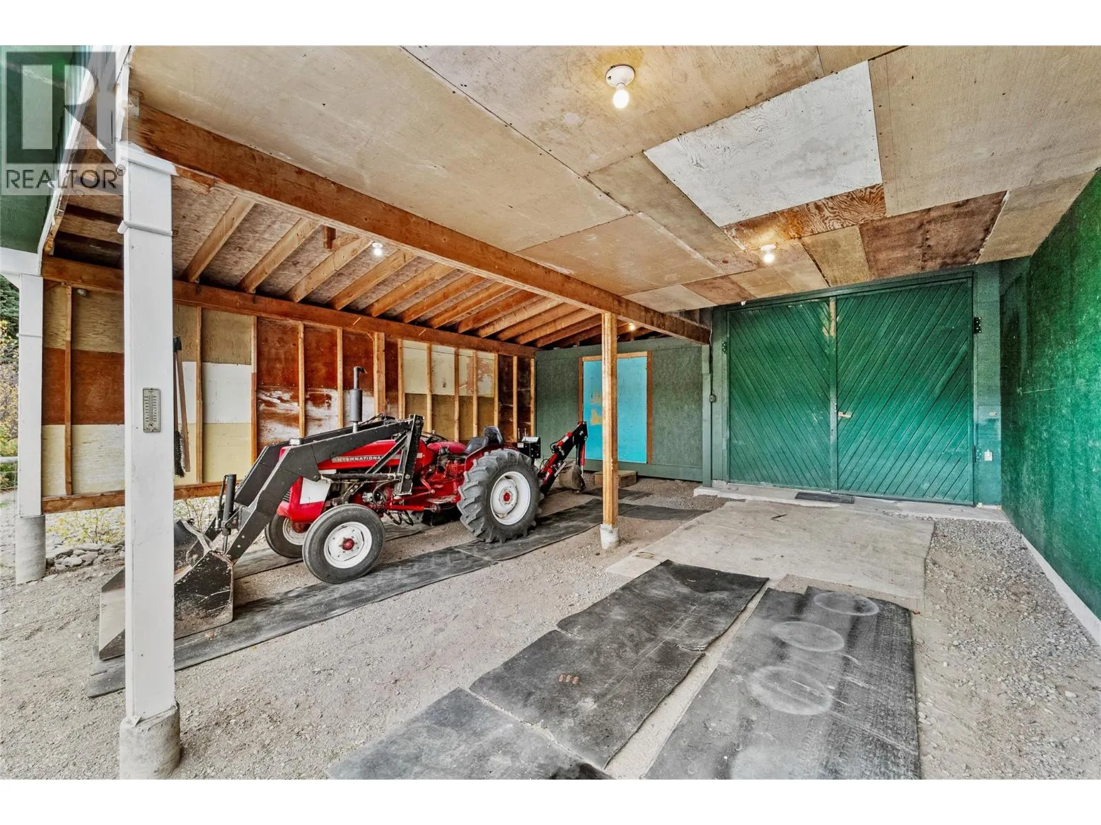 5144 Railway Drive