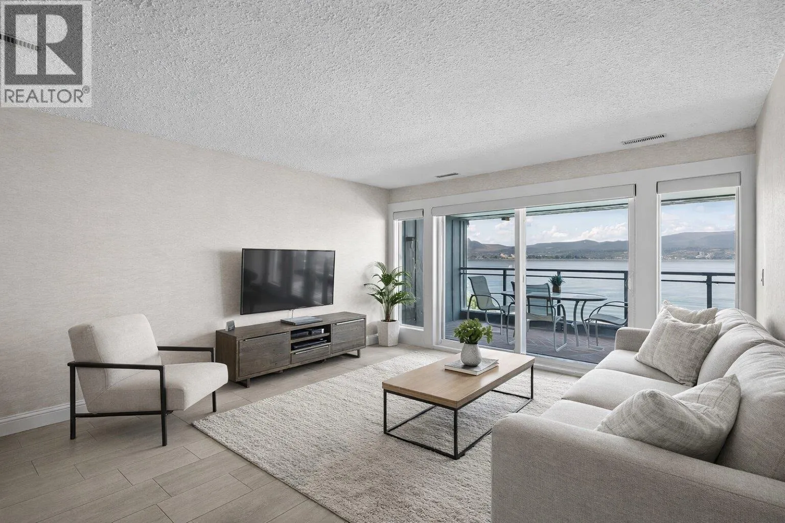 2777 Casa Loma Road Unit# 301