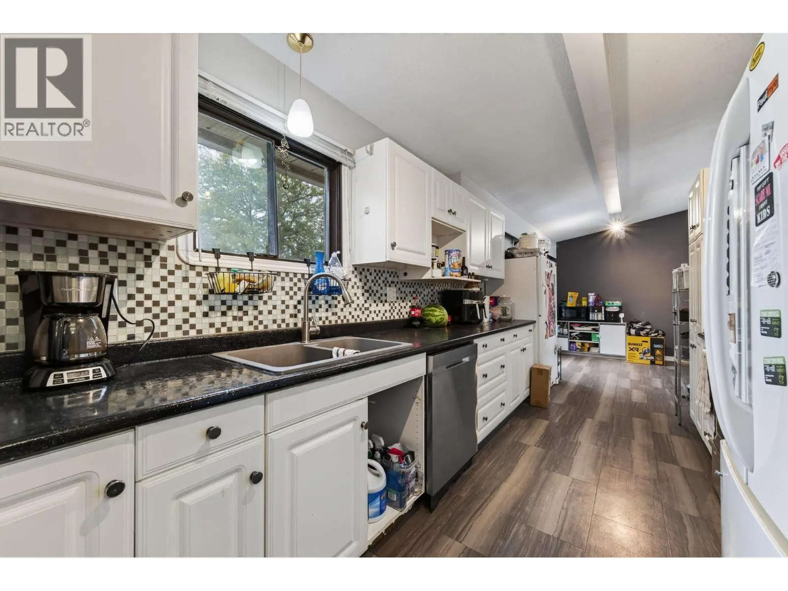 859 DEVER Drive