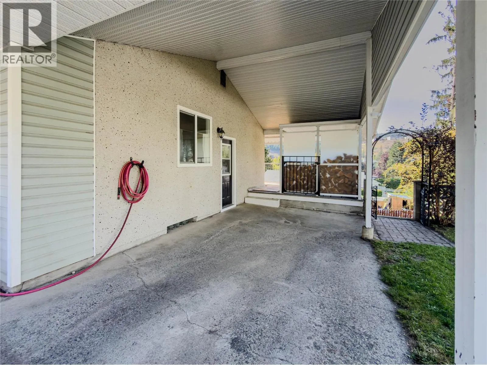 1595 MT DUFFERIN Avenue