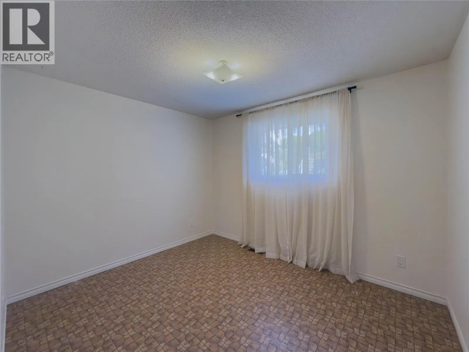 1595 MT DUFFERIN Avenue