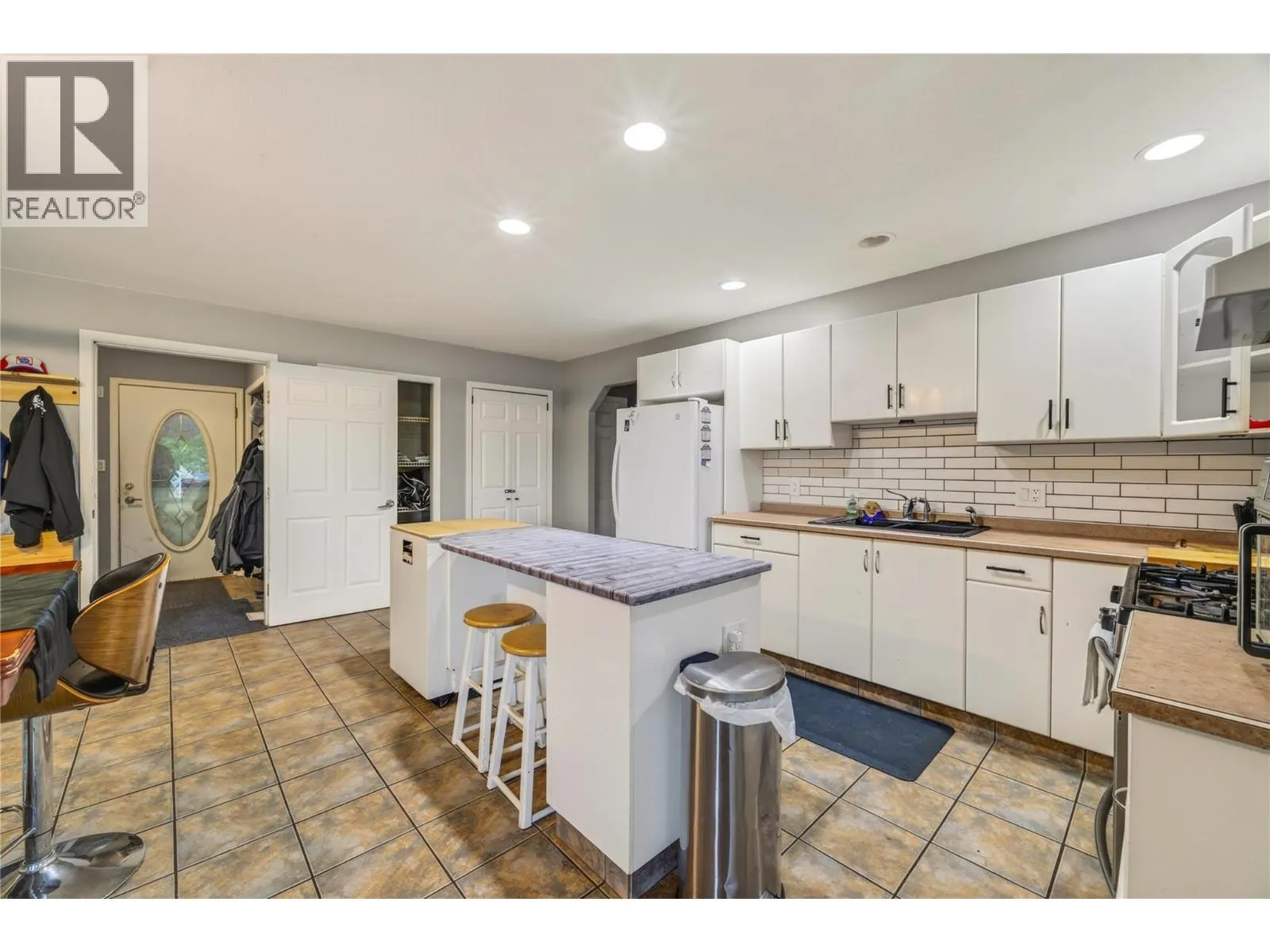 213 Tamarac Avenue