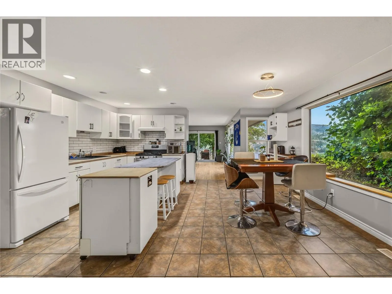213 Tamarac Avenue