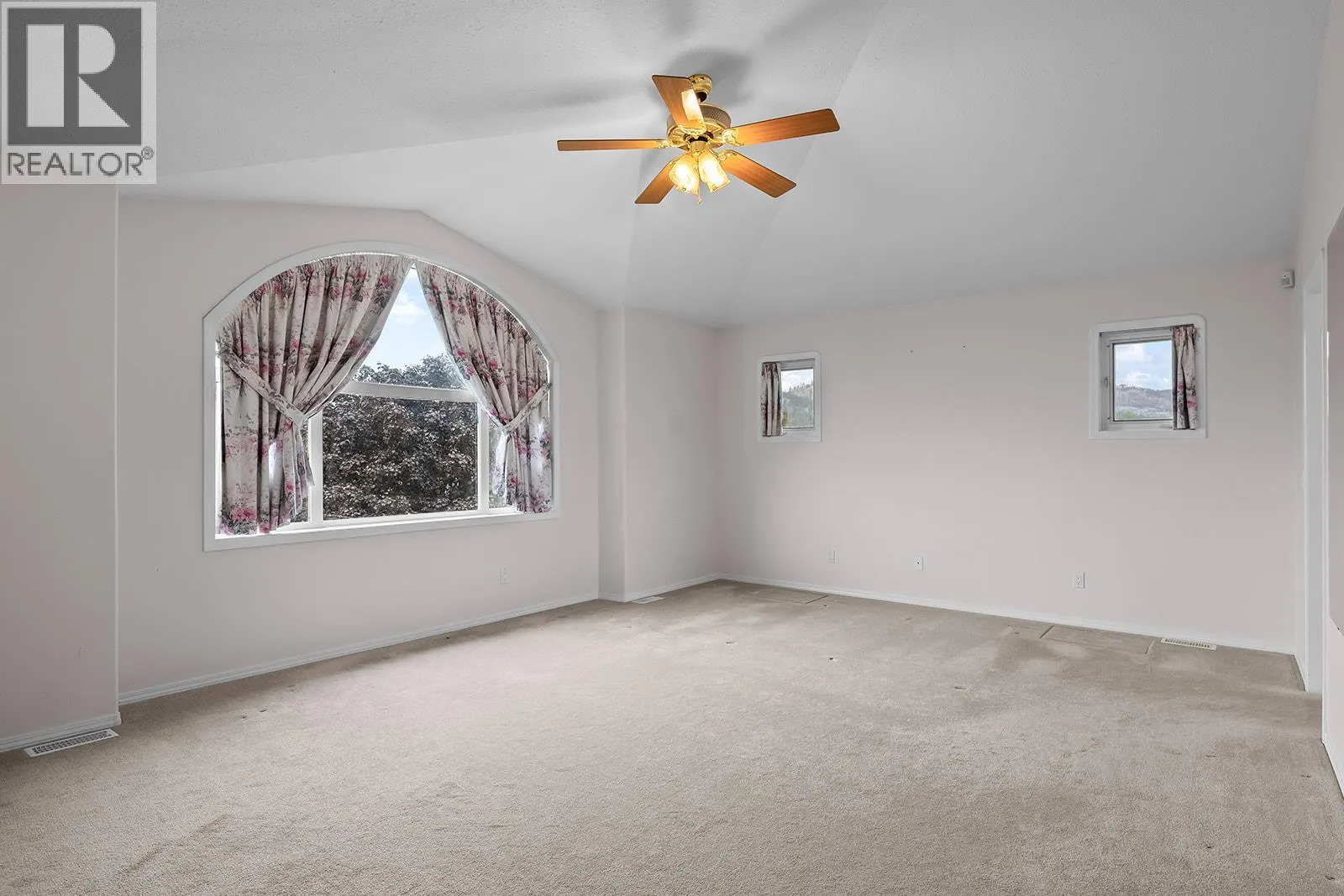 695 Valley Road