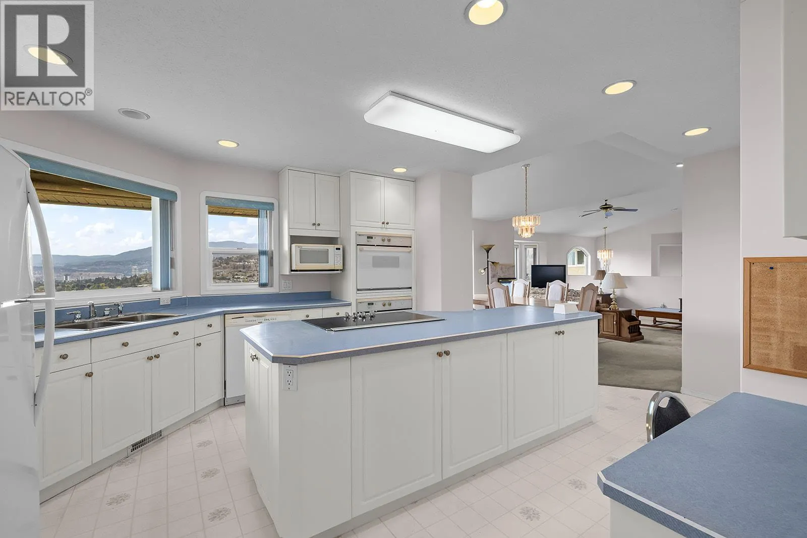 695 Valley Road