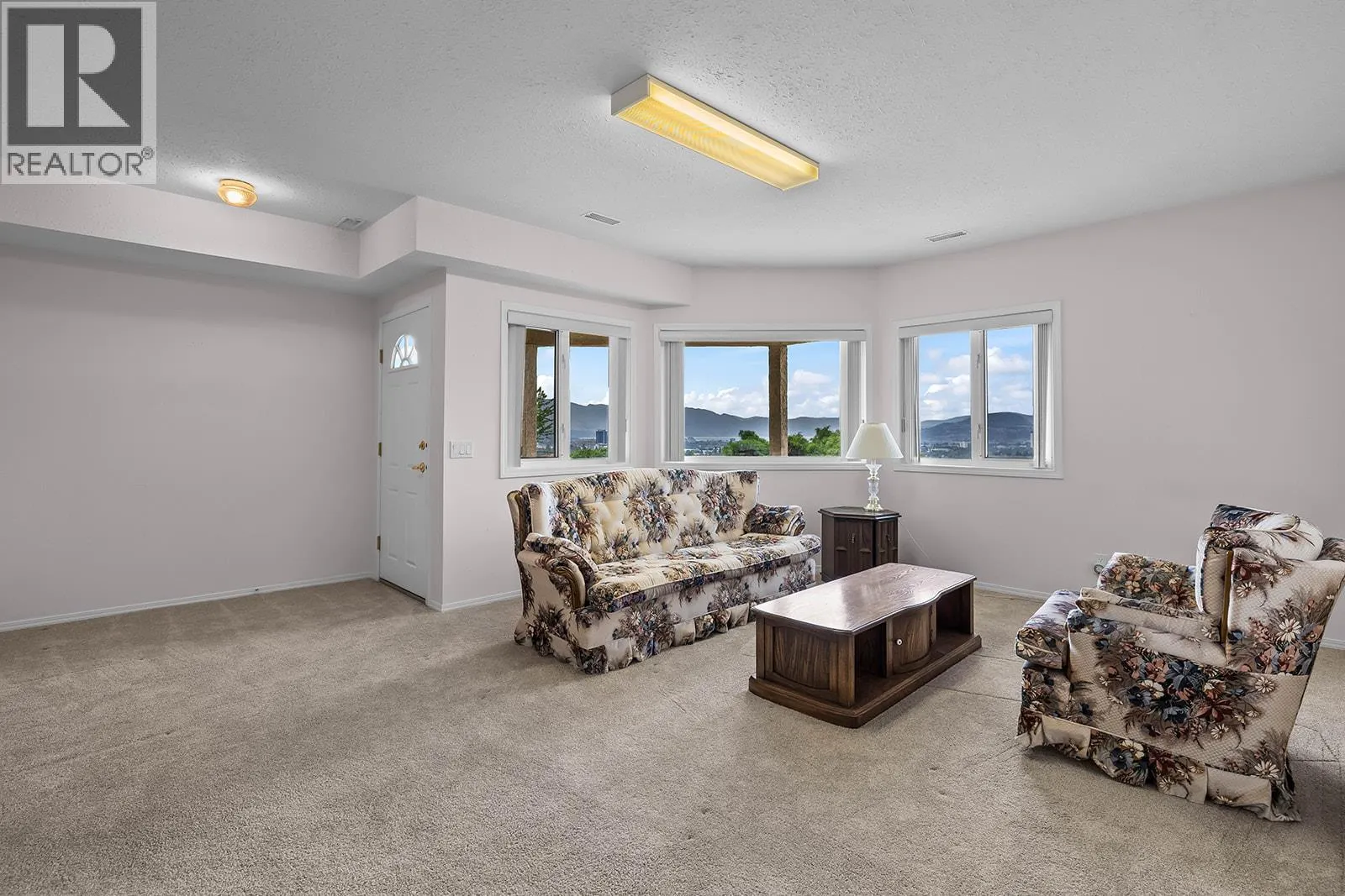 695 Valley Road