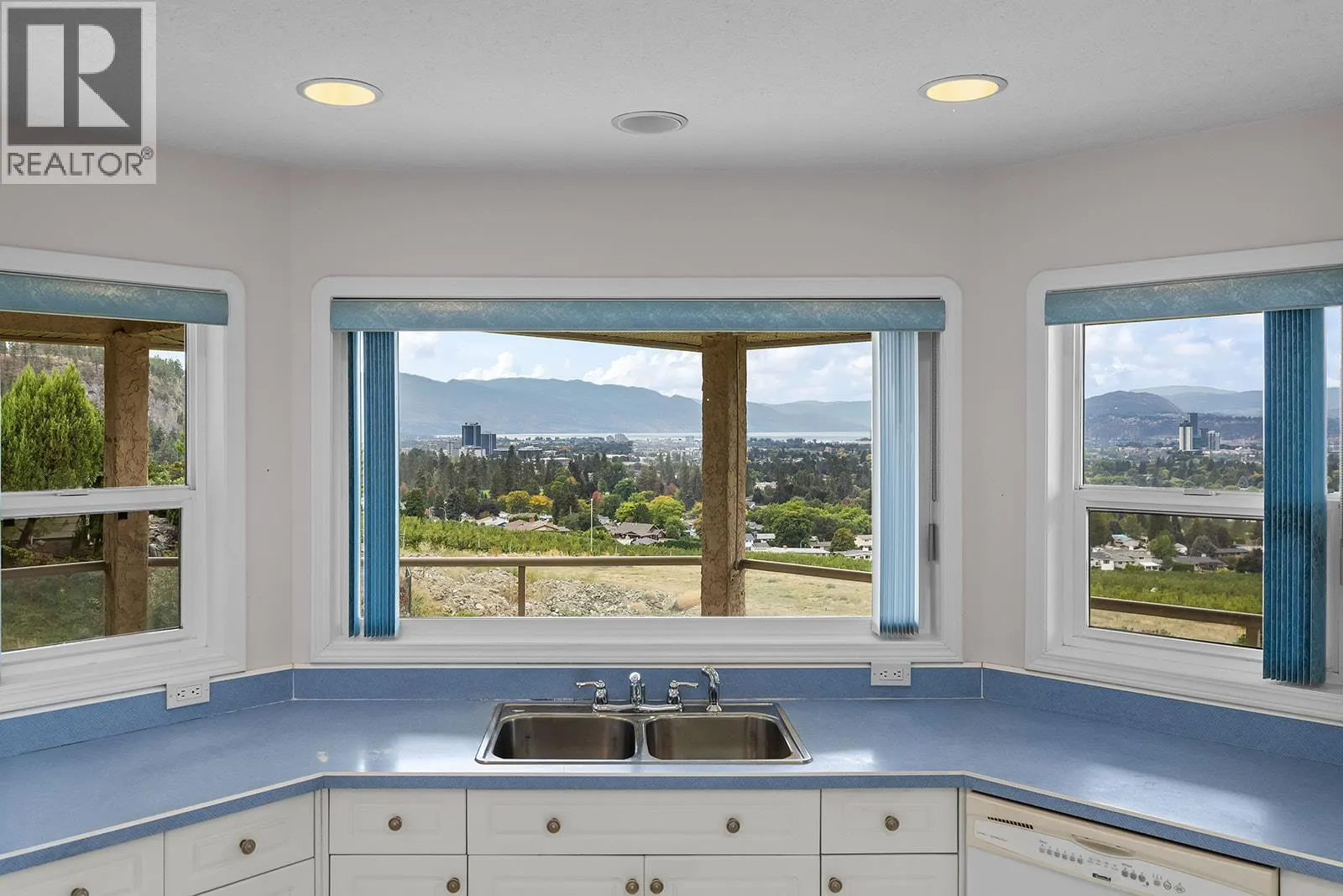 695 Valley Road