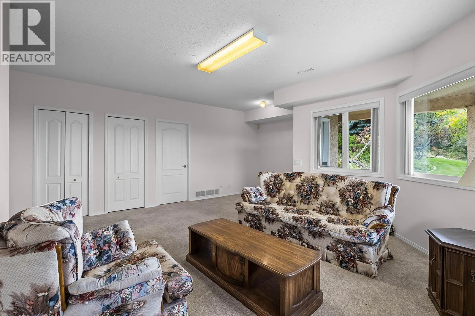 695 Valley Road