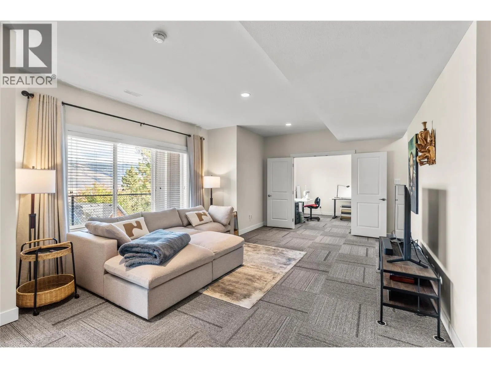 1939 COLDWATER Drive Unit# 112