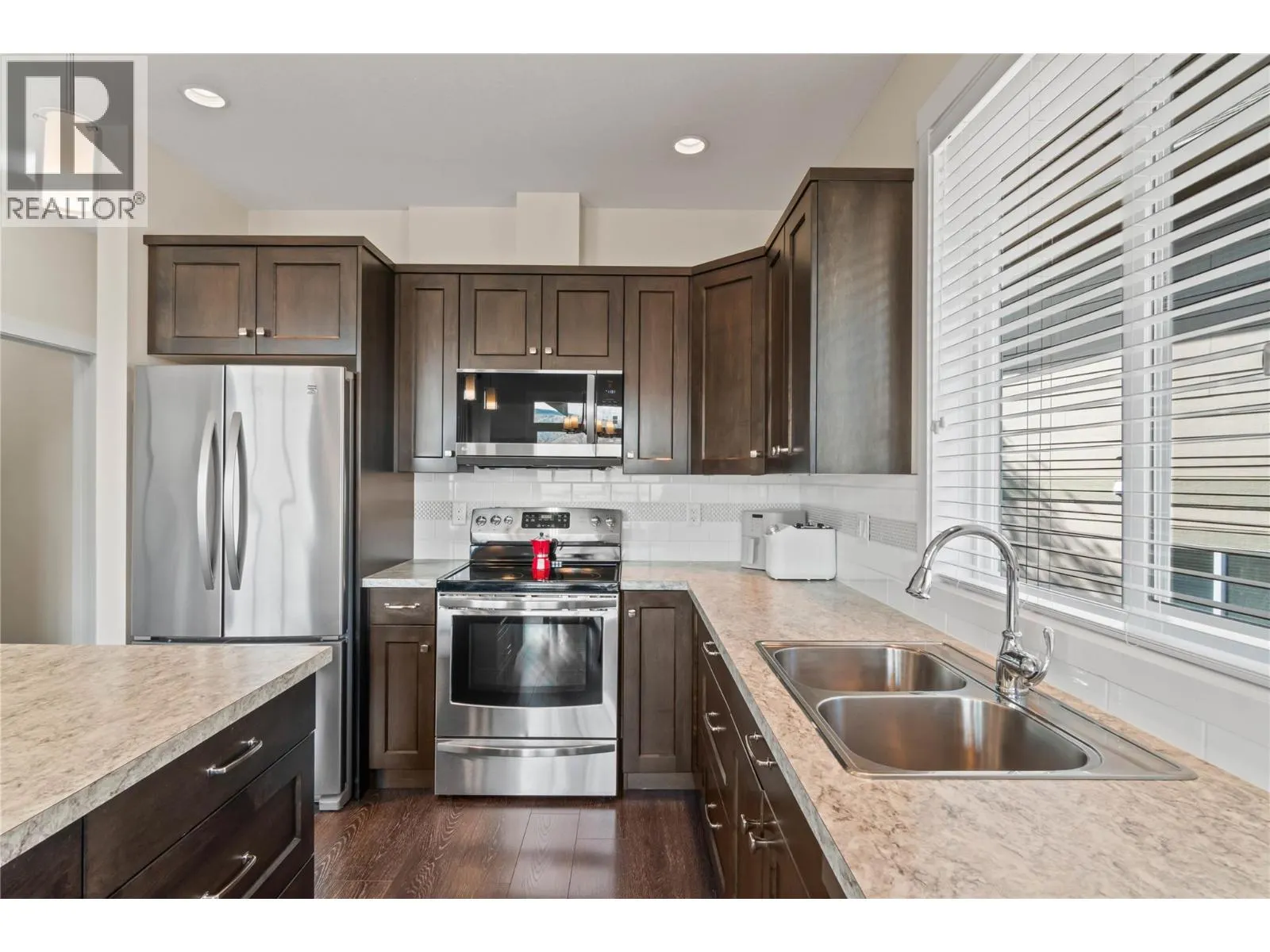 1939 COLDWATER Drive Unit# 112