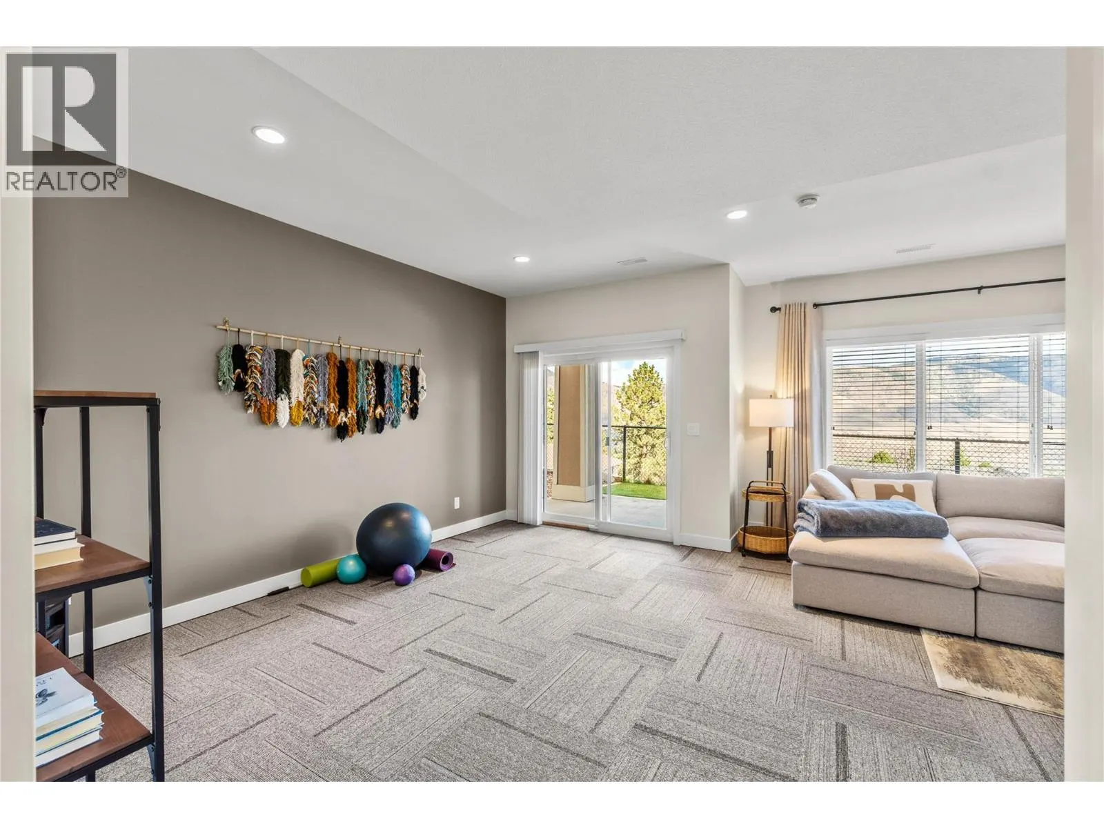 1939 COLDWATER Drive Unit# 112
