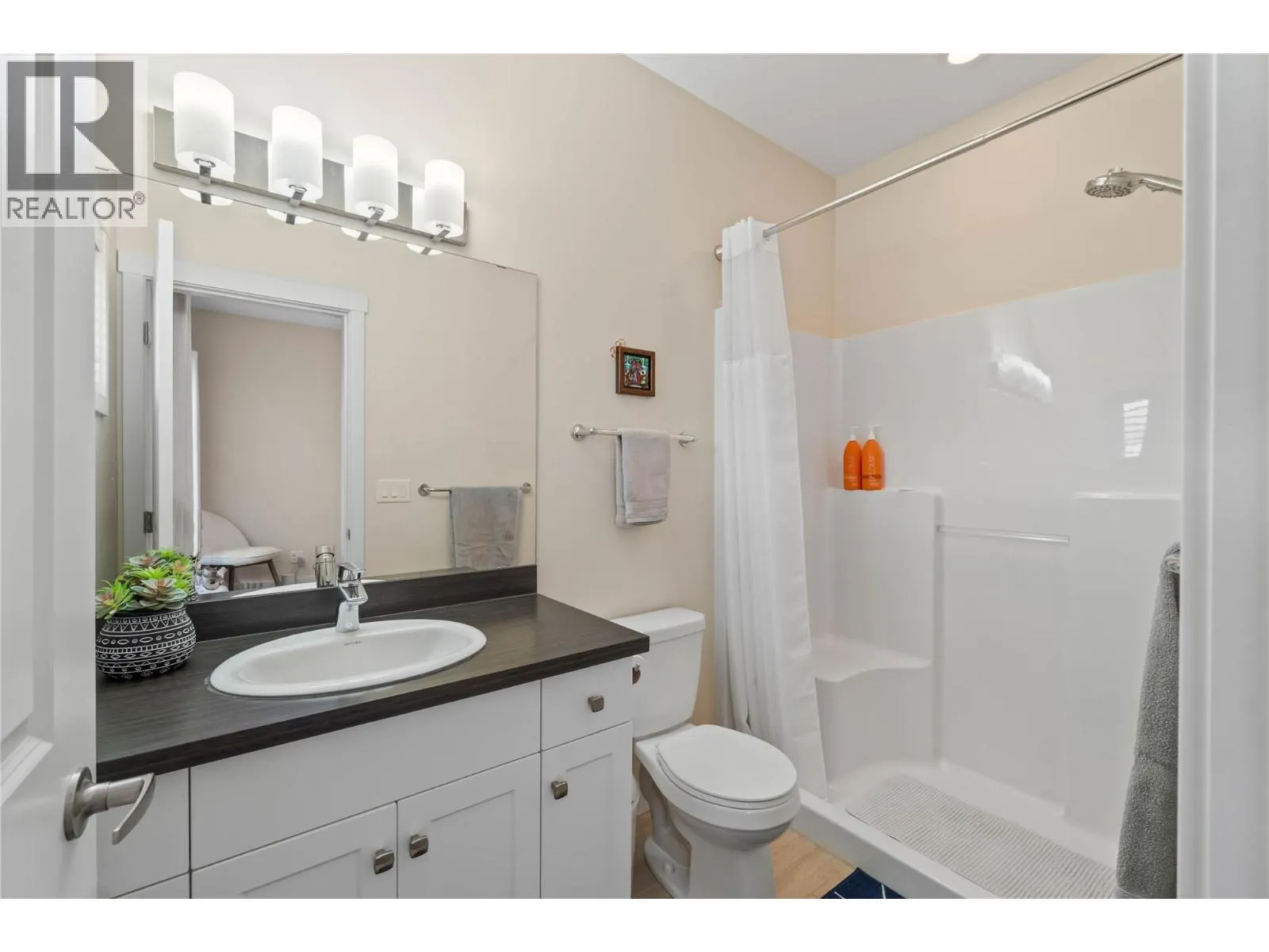 1939 COLDWATER Drive Unit# 112
