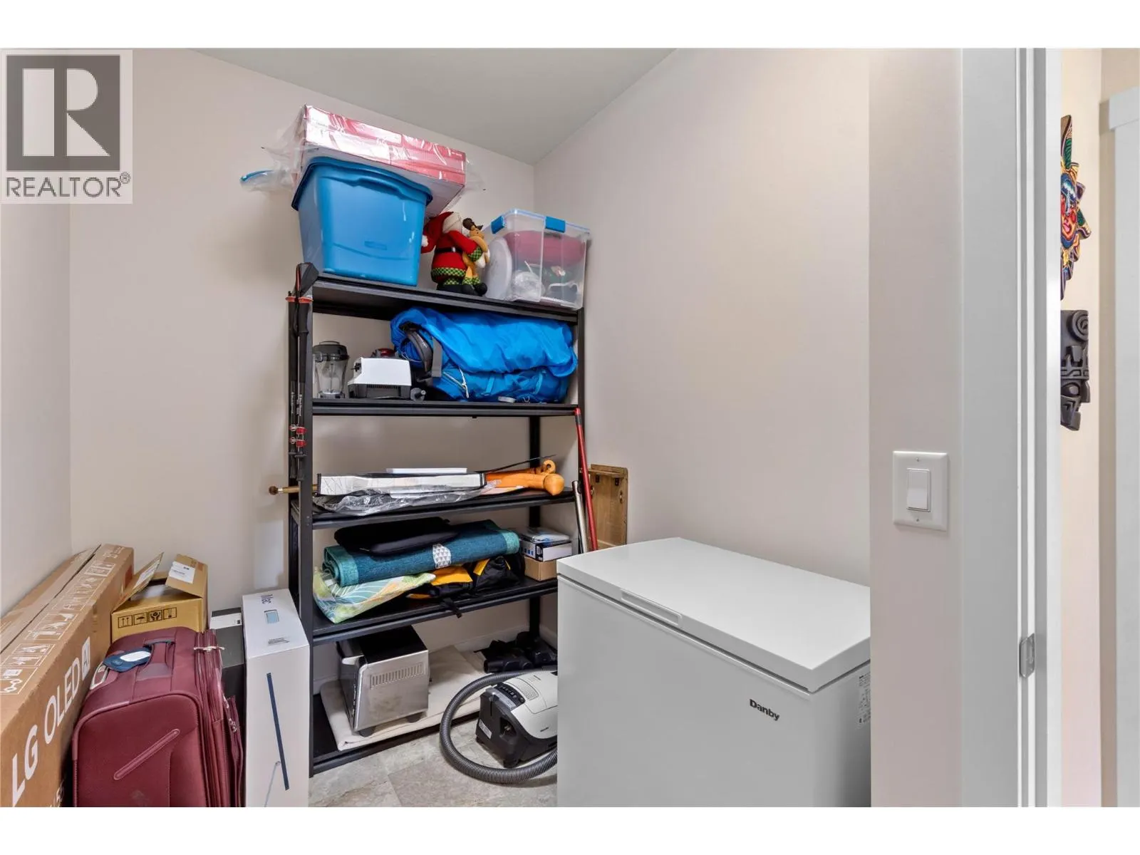 1939 COLDWATER Drive Unit# 112
