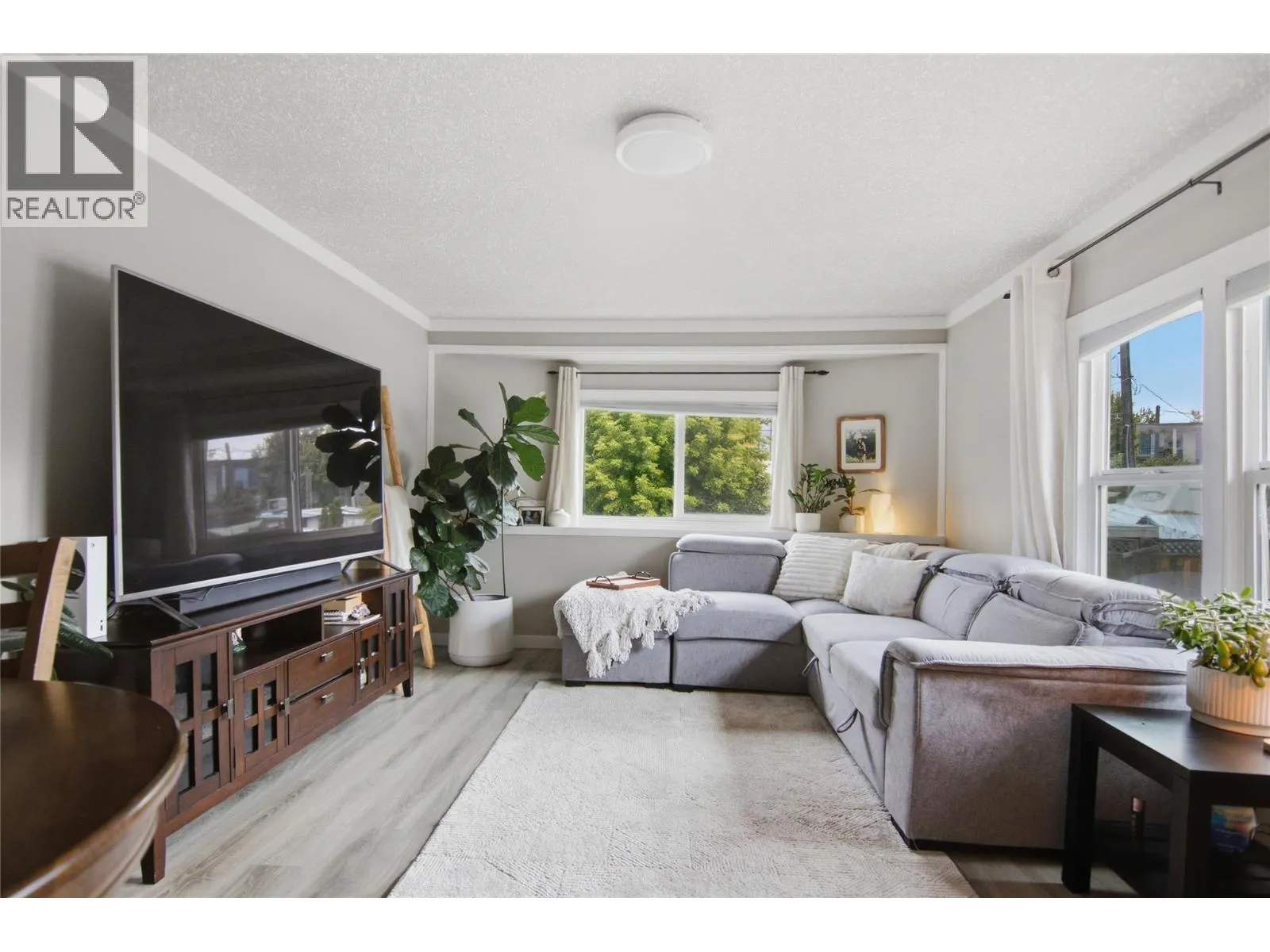 44 EDWARD Street Unit# 44E