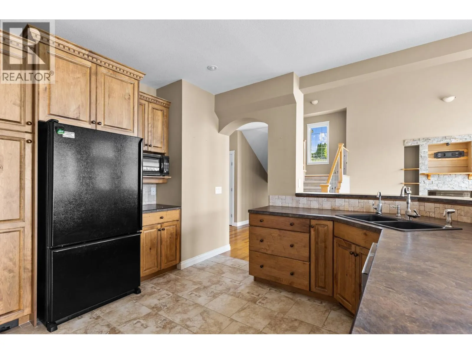 3869 Angus Drive