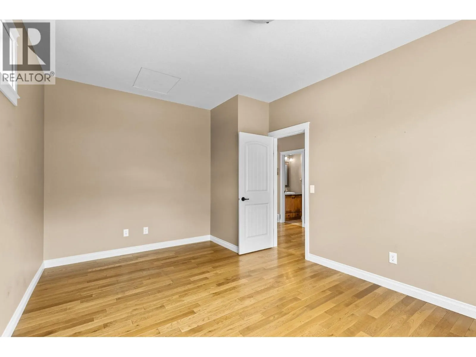 3869 Angus Drive