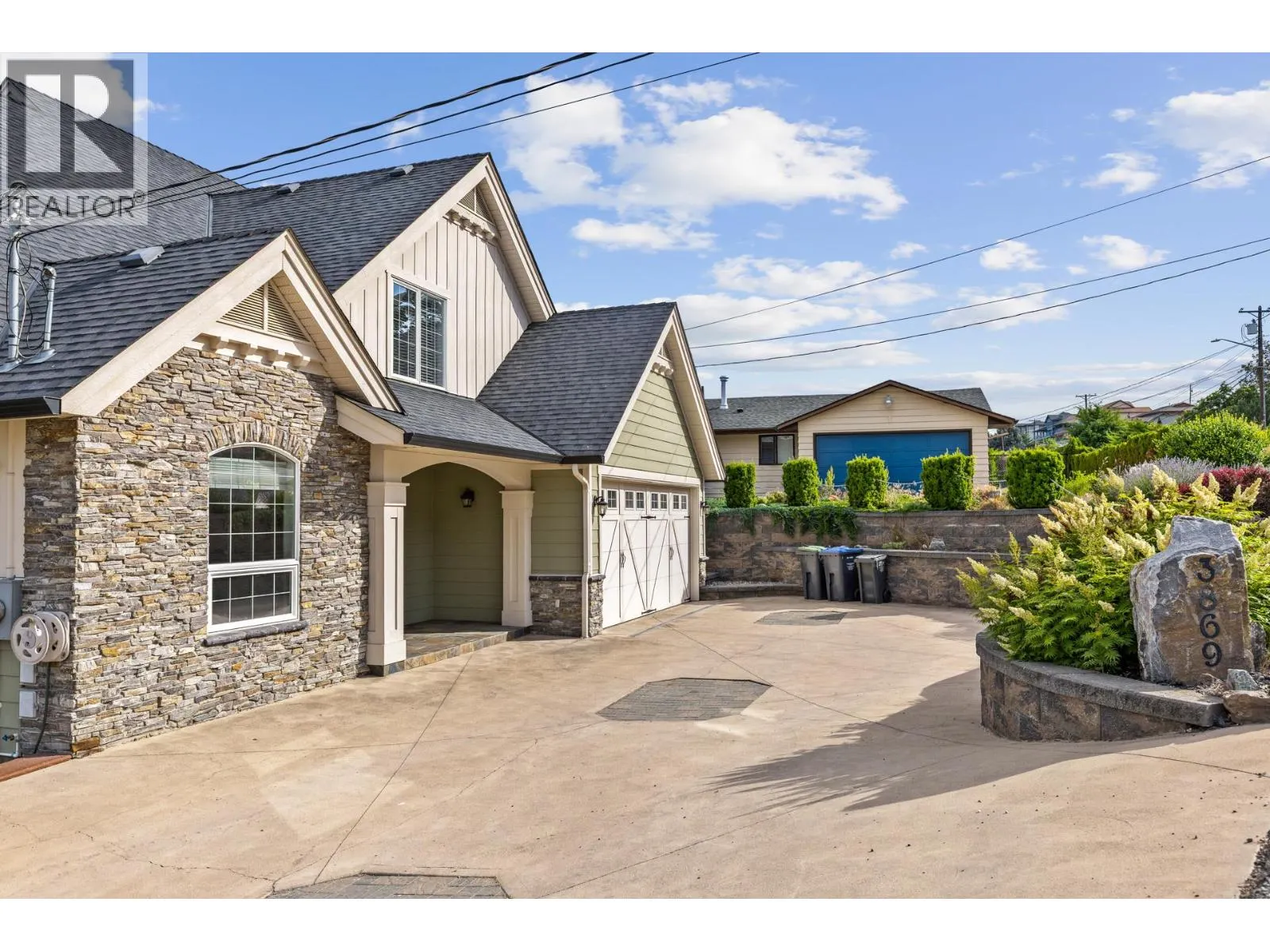 3869 Angus Drive