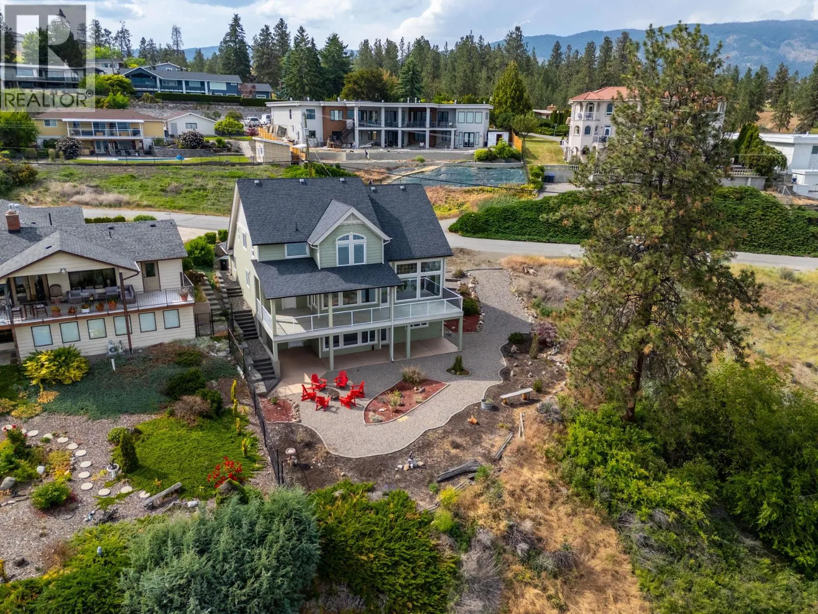 3869 Angus Drive