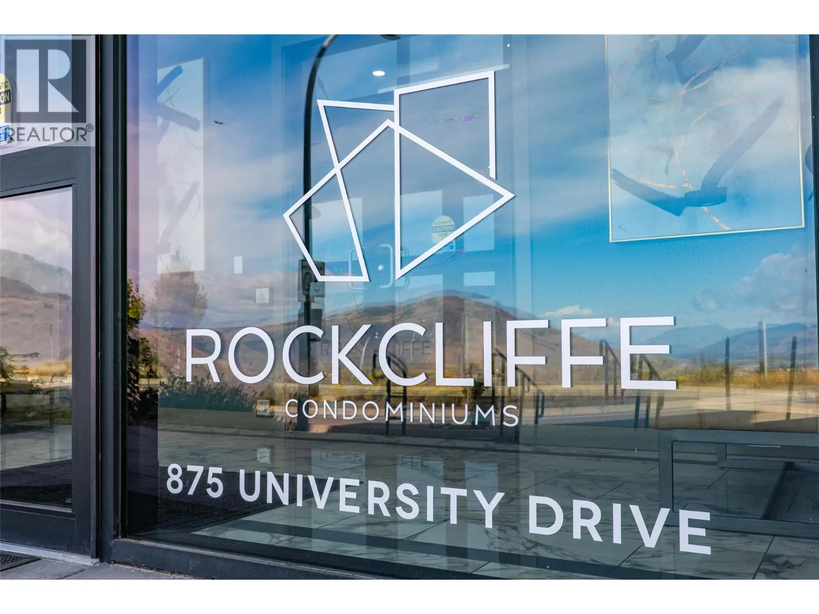 875 UNIVERSITY Drive Unit# 203