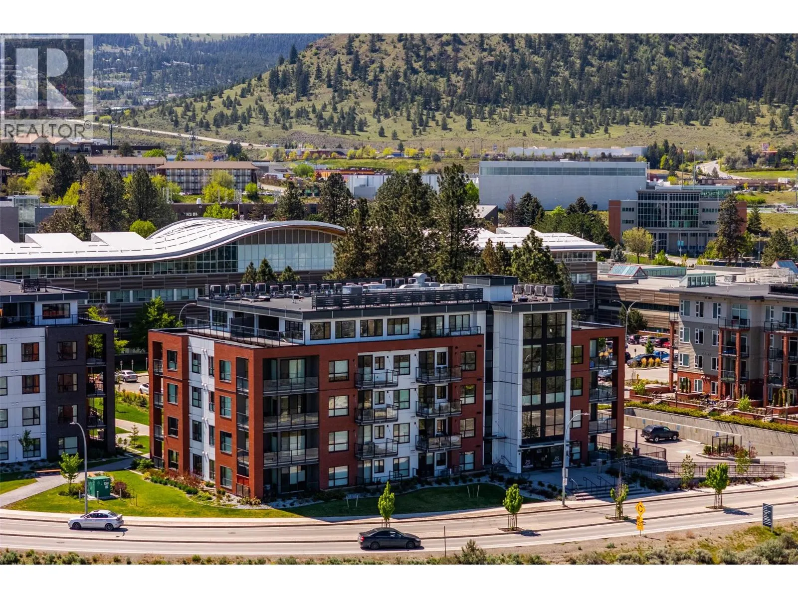 875 UNIVERSITY Drive Unit# 203