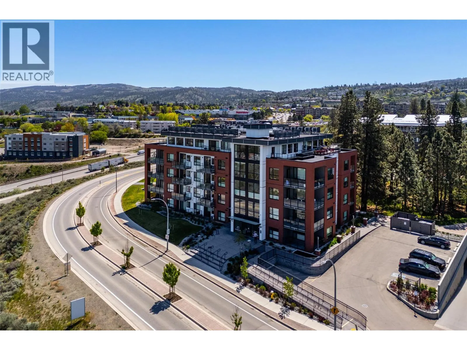 875 UNIVERSITY Drive Unit# 203
