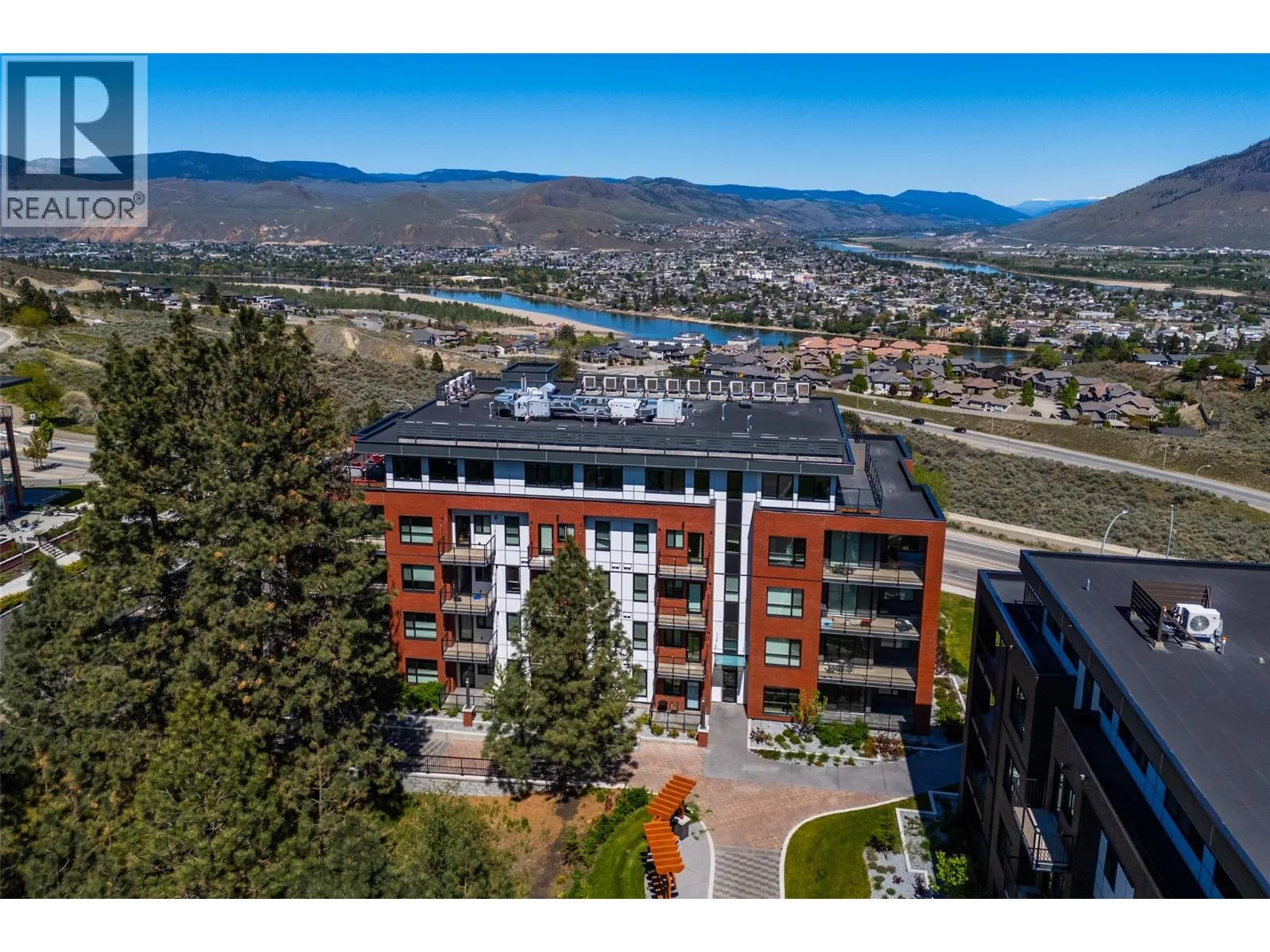 875 UNIVERSITY Drive Unit# 203