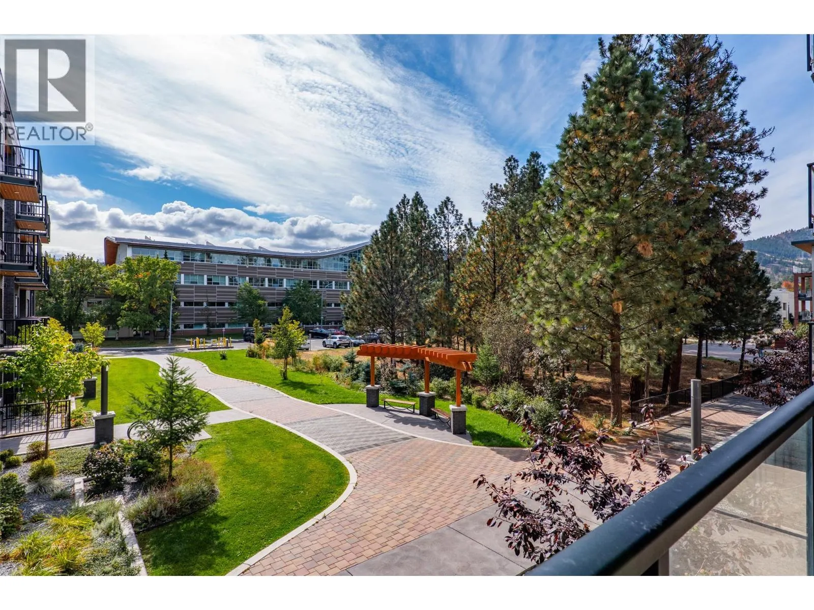 875 UNIVERSITY Drive Unit# 203