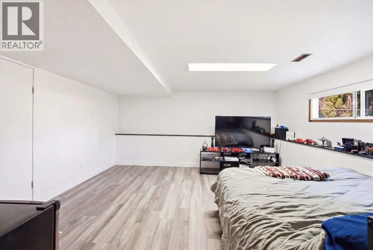2555 Grenfell Road