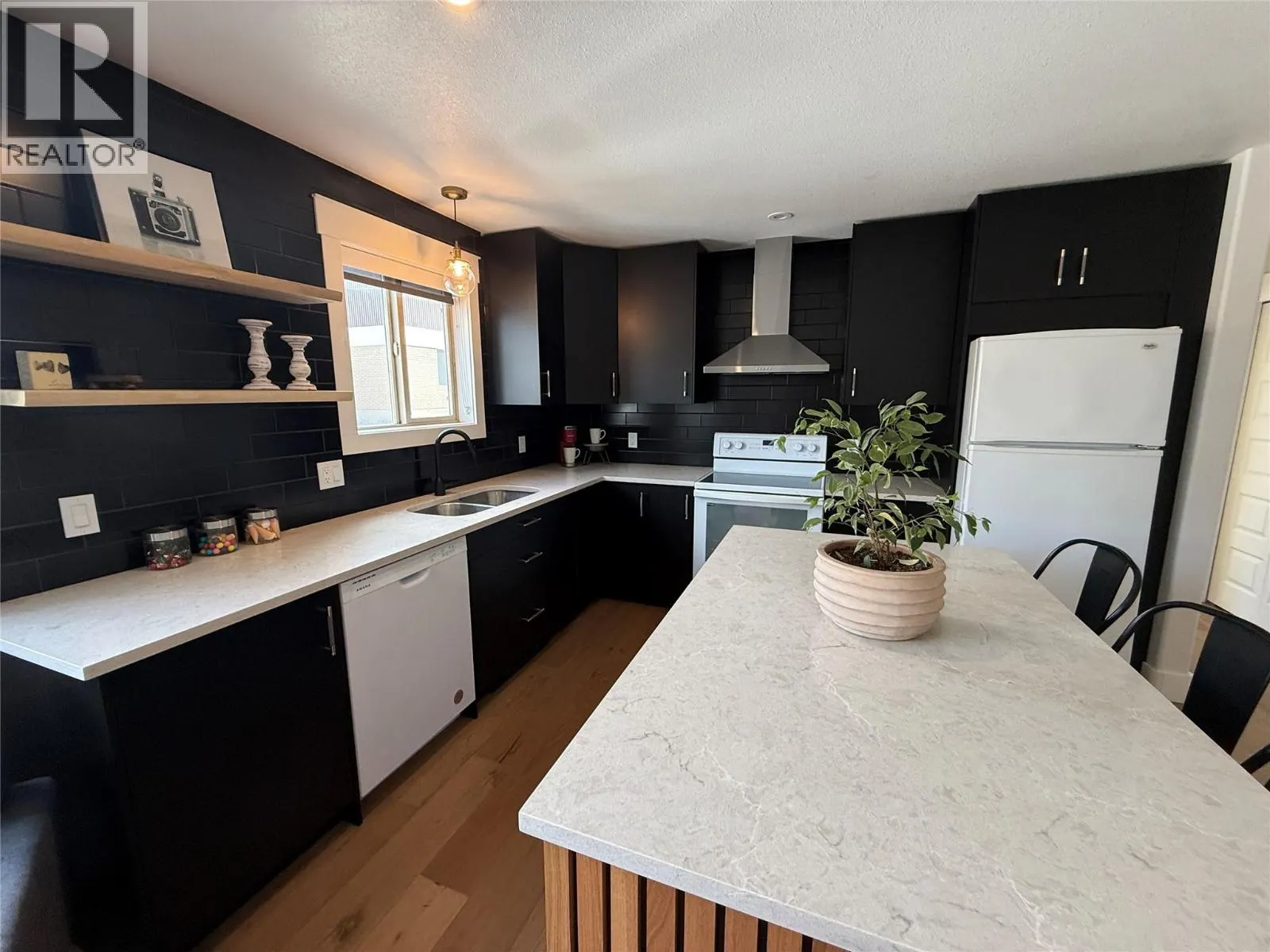 430 4TH Avenue Unit# 5